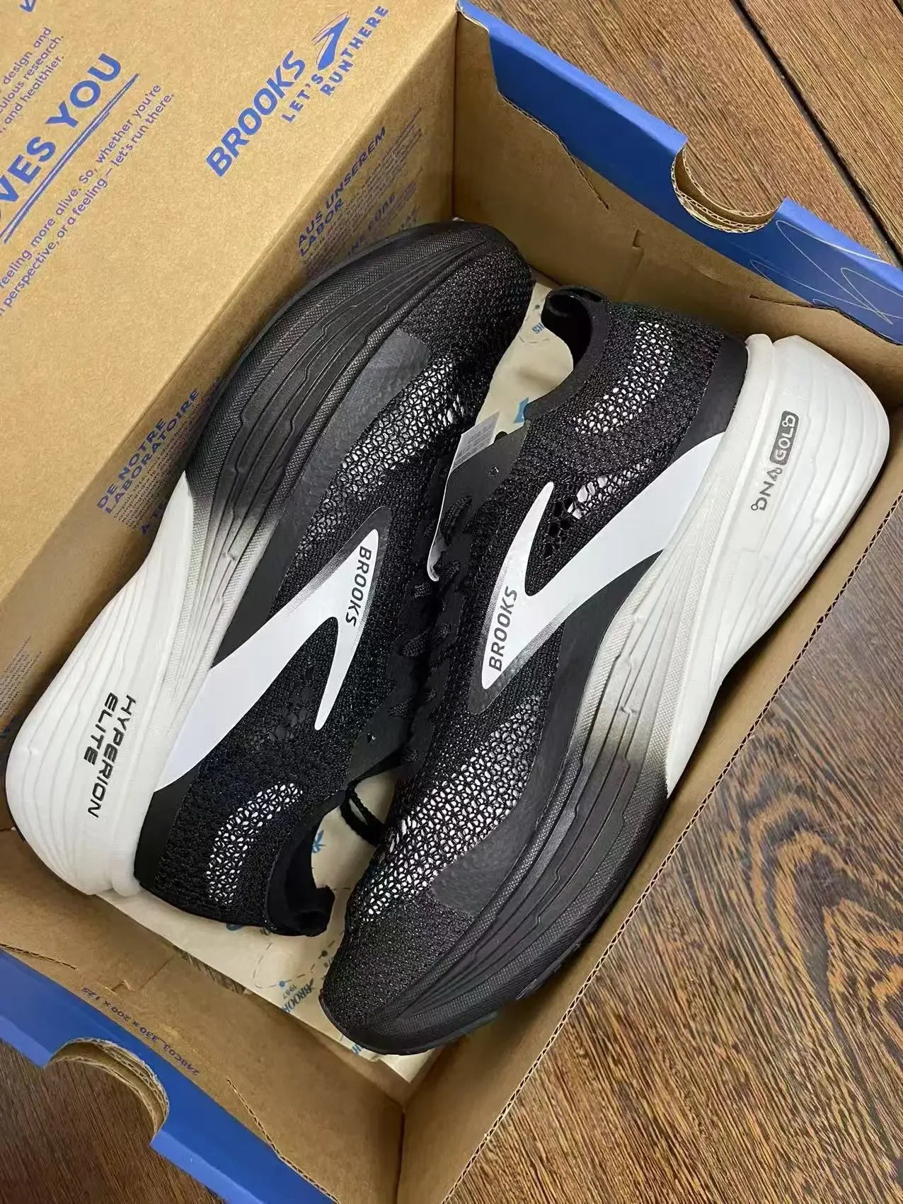 Hyperion Elite 4 Unisex Race Running Sneakers